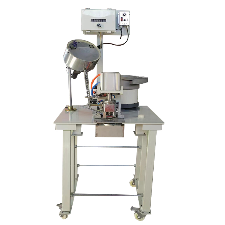Fully Automatic Eyelet Punching Machine For Tarpaulin Banner(图1) Fully Automatic Eyelet Punching Machine For Tarpaulin Banner(图1)