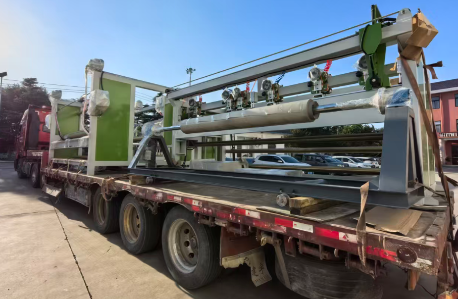 Fully Automatic Eyelet Punching Machine For Tarpaulin Banner(图6) Fully Automatic Eyelet Punching Machine For Tarpaulin Banner(图6)
