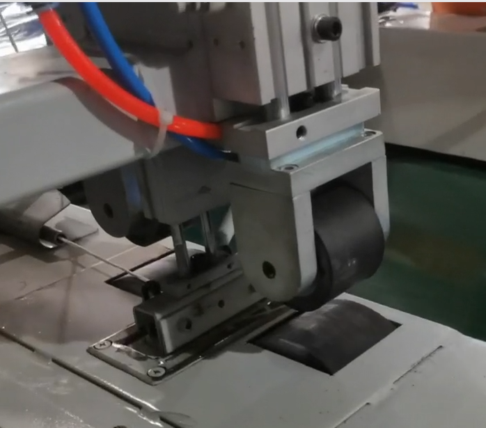Hemming Machine With Rope Cutting Automatically (图2) Hemming Machine With Rope Cutting Automatically (图2)